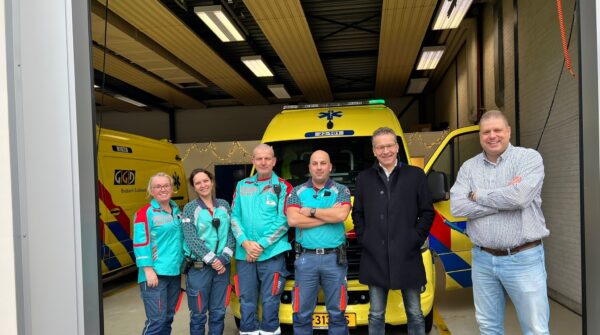 Bijzonder bezoek op ambulancepost Eindhoven-Noord